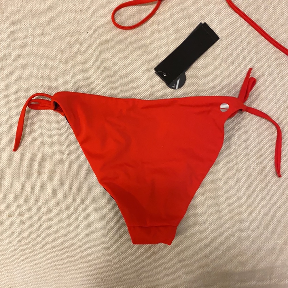 Red/black reversible triangle bikini - Picture 4 of 6